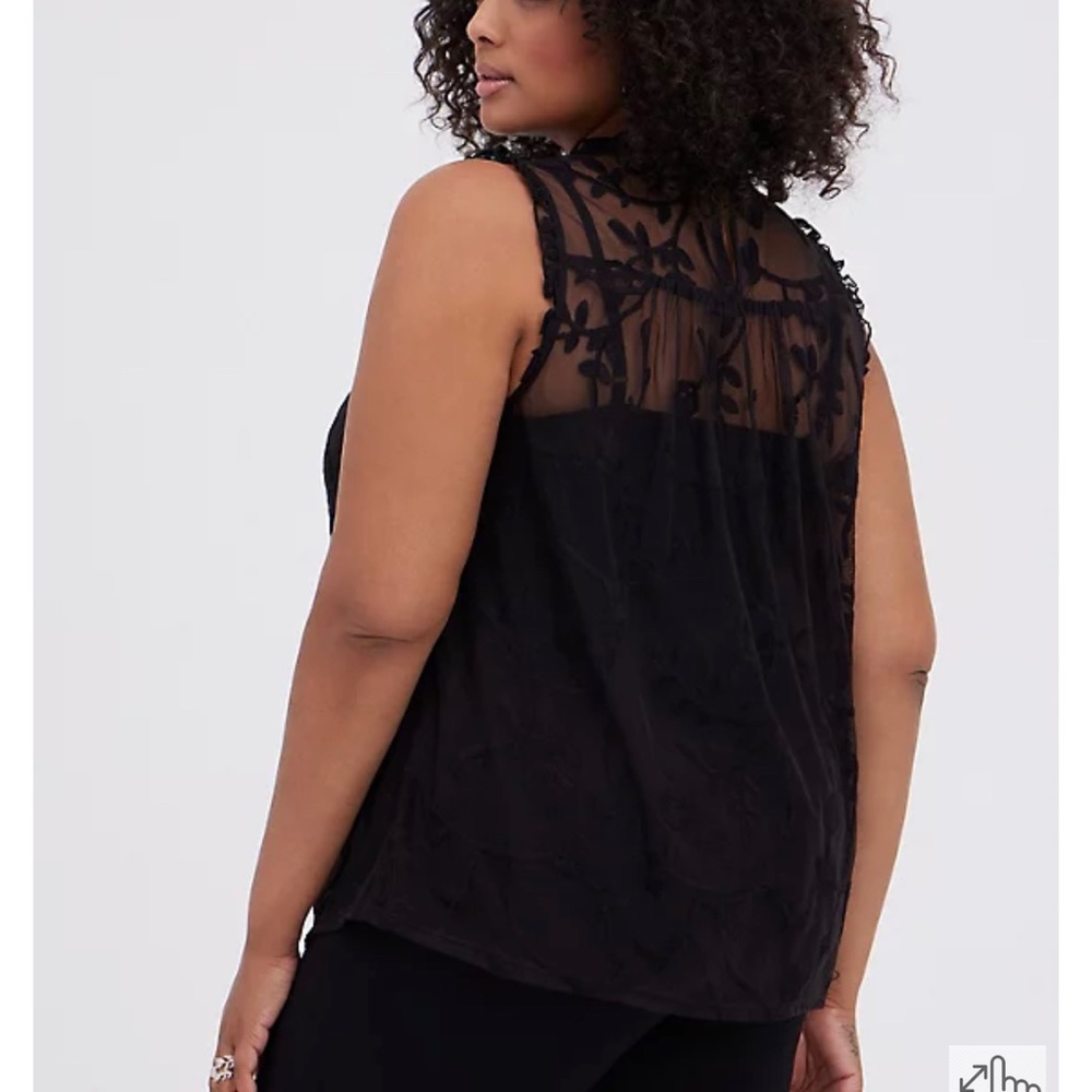 Torrid size 2 Lace mock turtleneck